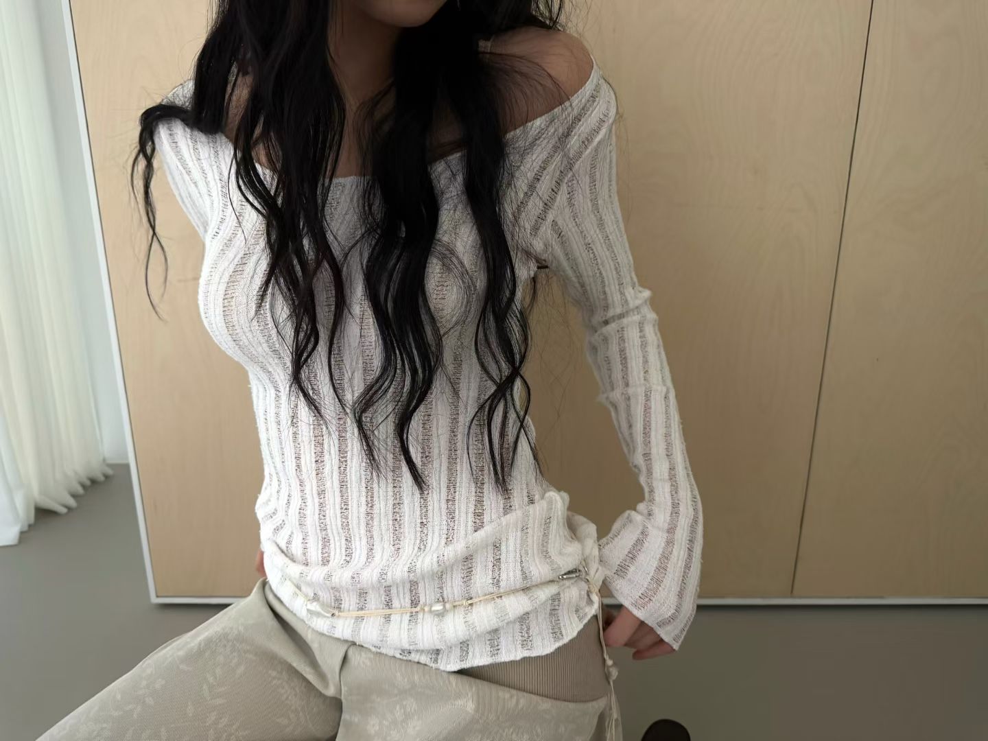vlemma sheer-textured-off-shoulder-knit-top 極簡設計感針織上衣襯衫 - 白