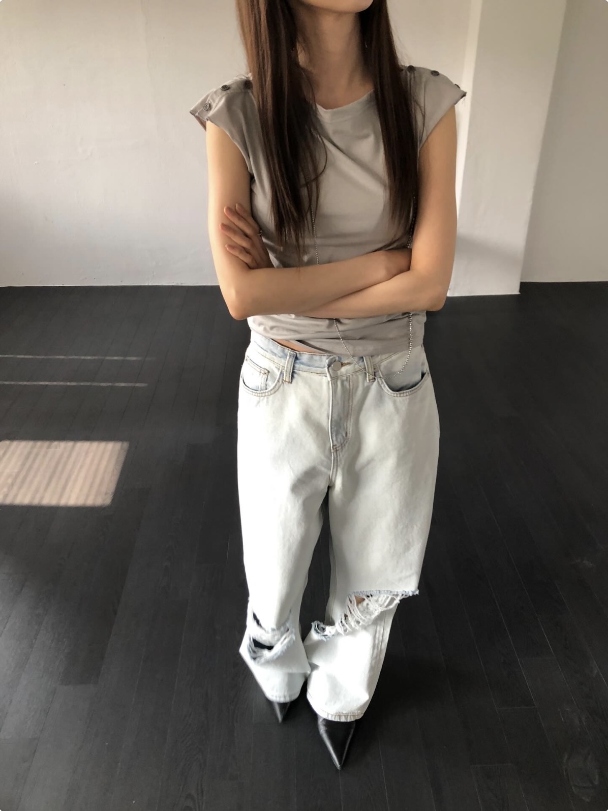 vlemma korean-draped-boat-neck-sleeveless-top 極簡設計感針織上衣襯衫 - 白
