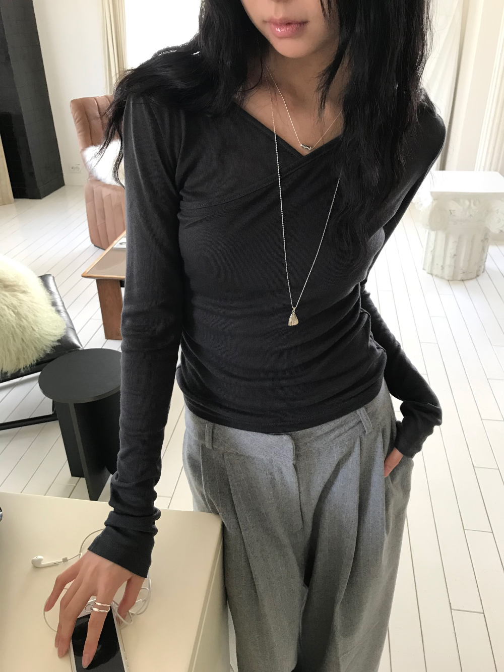 vlemma wool-blend-v-neck-drop-shoulder-top 極簡設計感針織上衣襯衫 - 深灰
