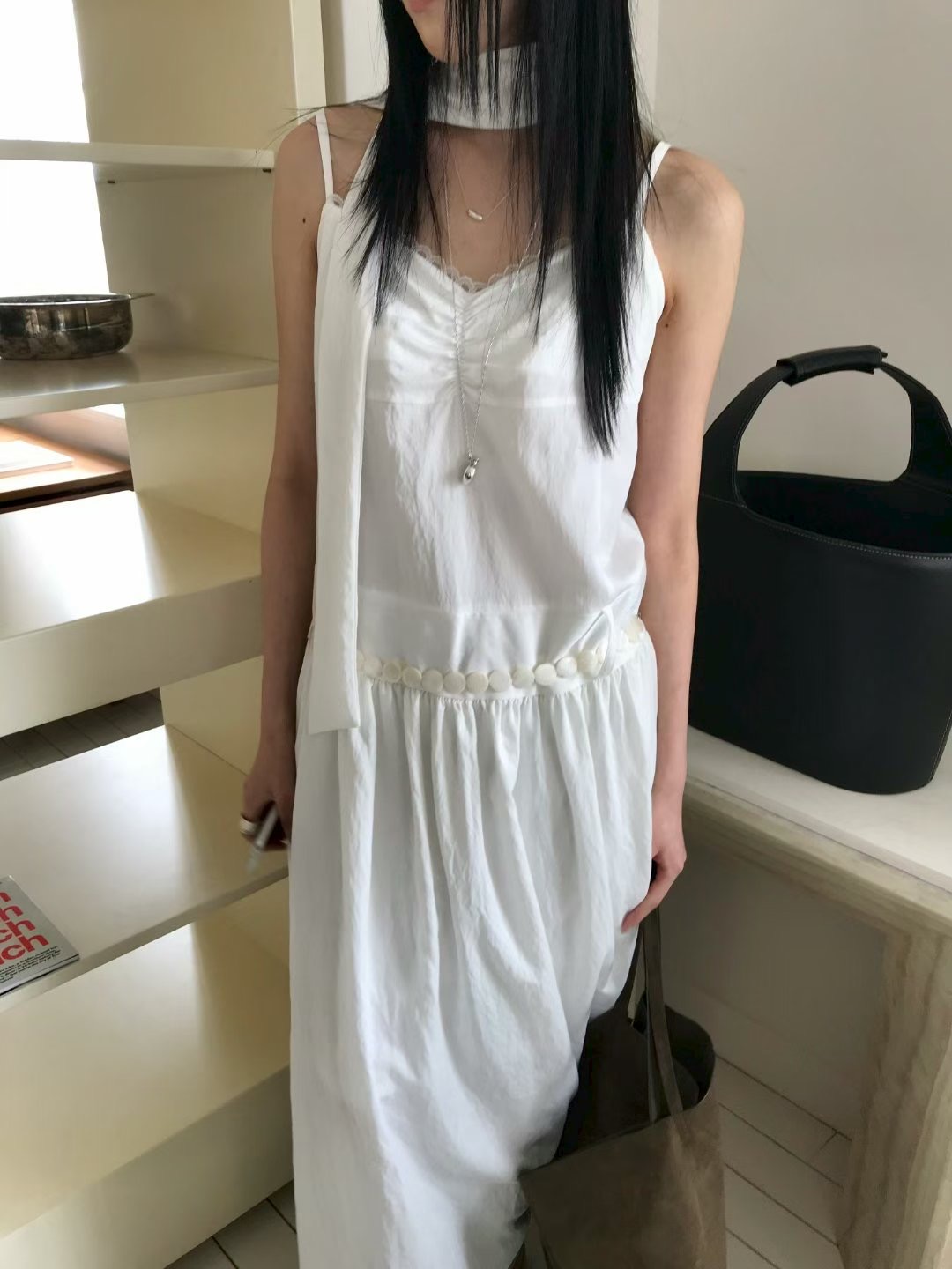 vlemma lace-trim-ruched-v-neck-maxi-dress 清冷風設計感洋裝連身裙 - 白
