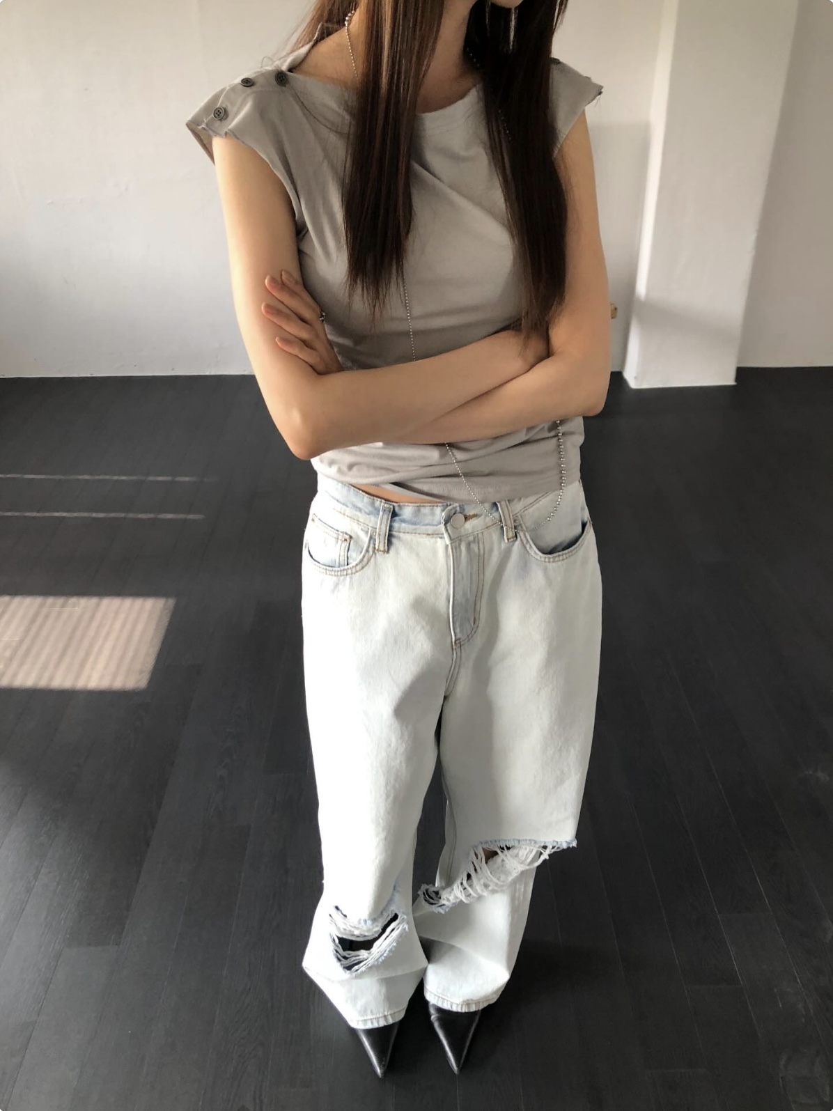 vlemma korean-draped-boat-neck-sleeveless-top 極簡設計感針織上衣襯衫 - 白