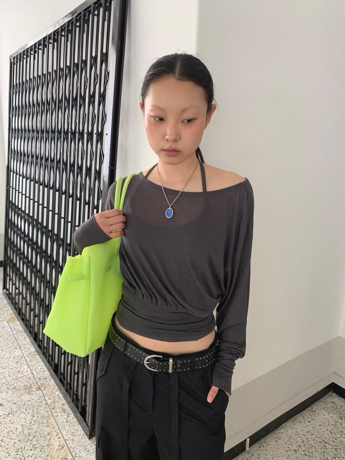 vlemma tencel-wool-backless-long-sleeve 極簡設計感針織上衣襯衫 - 白