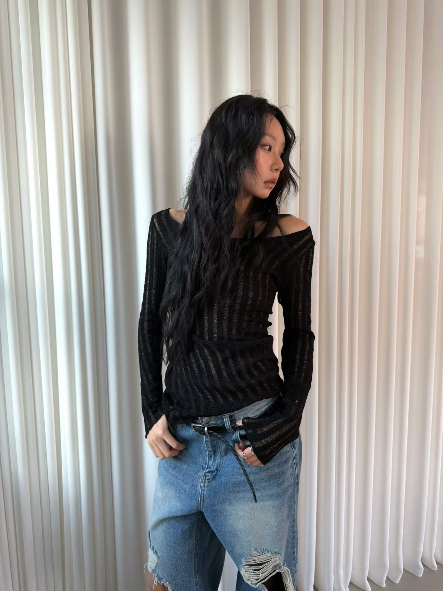 vlemma sheer-textured-off-shoulder-knit-top 極簡設計感針織上衣襯衫 - 白