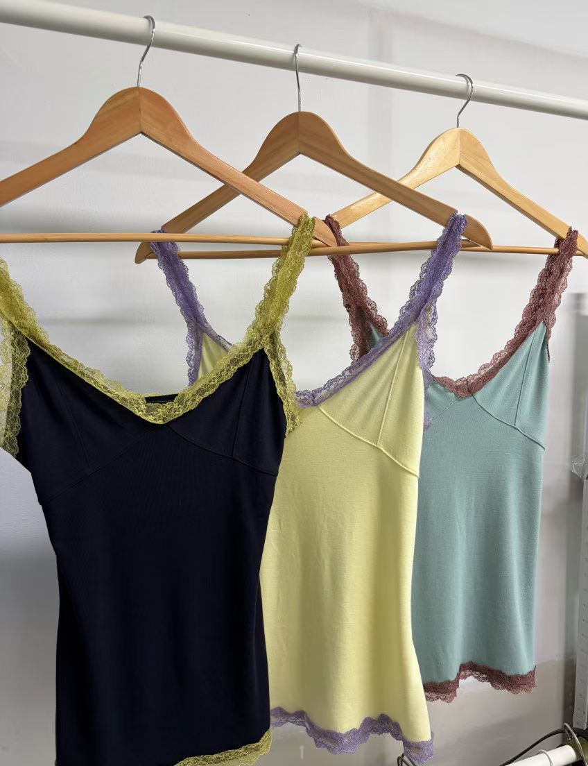 contrast-lace-trim-camisole-ribbed-tank-top