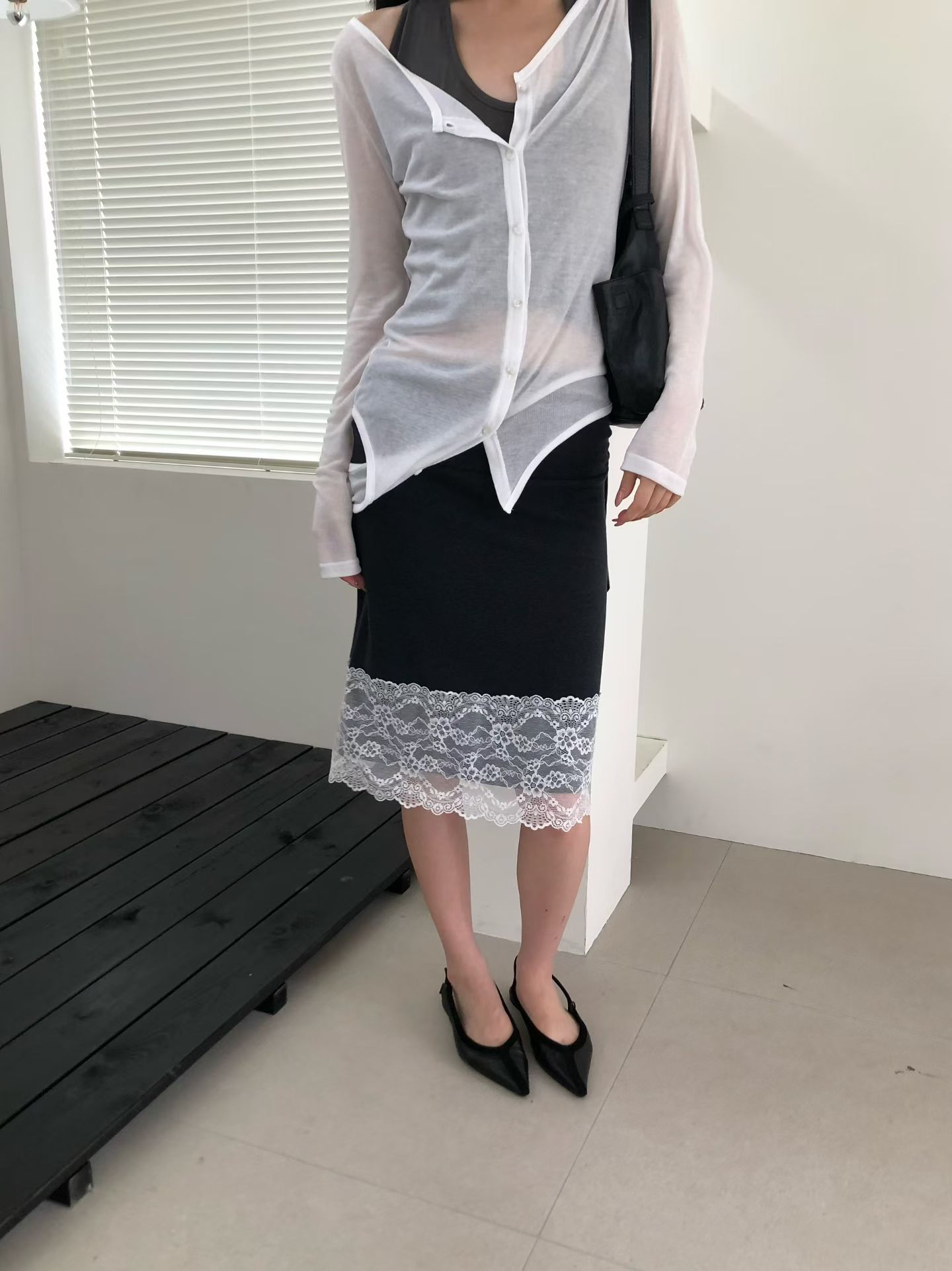 立體包臀美化曲線：緊密貼合腰臀線條，修飾假胯寬，打造S型迷人廓形。