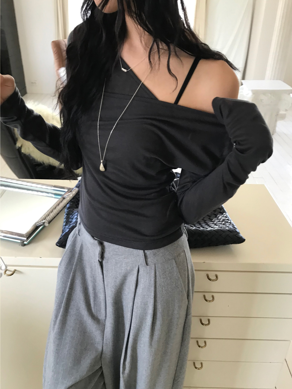 vlemma wool-blend-v-neck-drop-shoulder-top 極簡設計感針織上衣襯衫 - 深灰