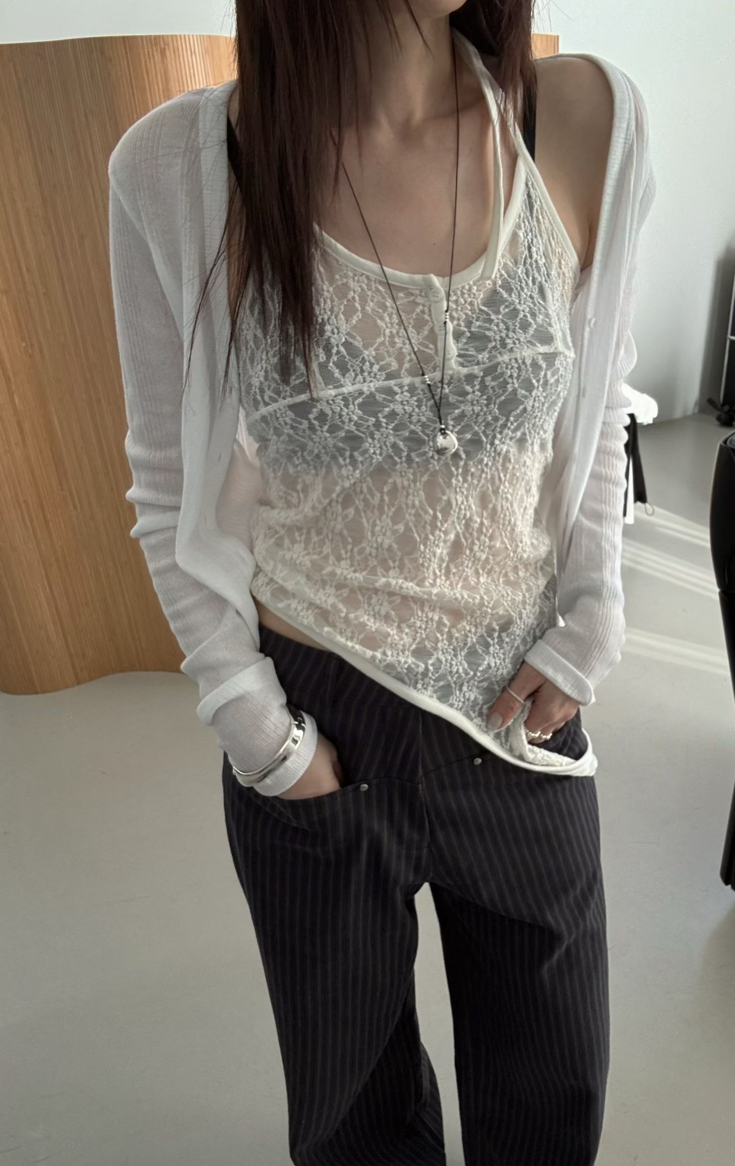vlemma lace-halter-neck-asymmetric-backless-top 極簡設計感針織上衣襯衫 - 白