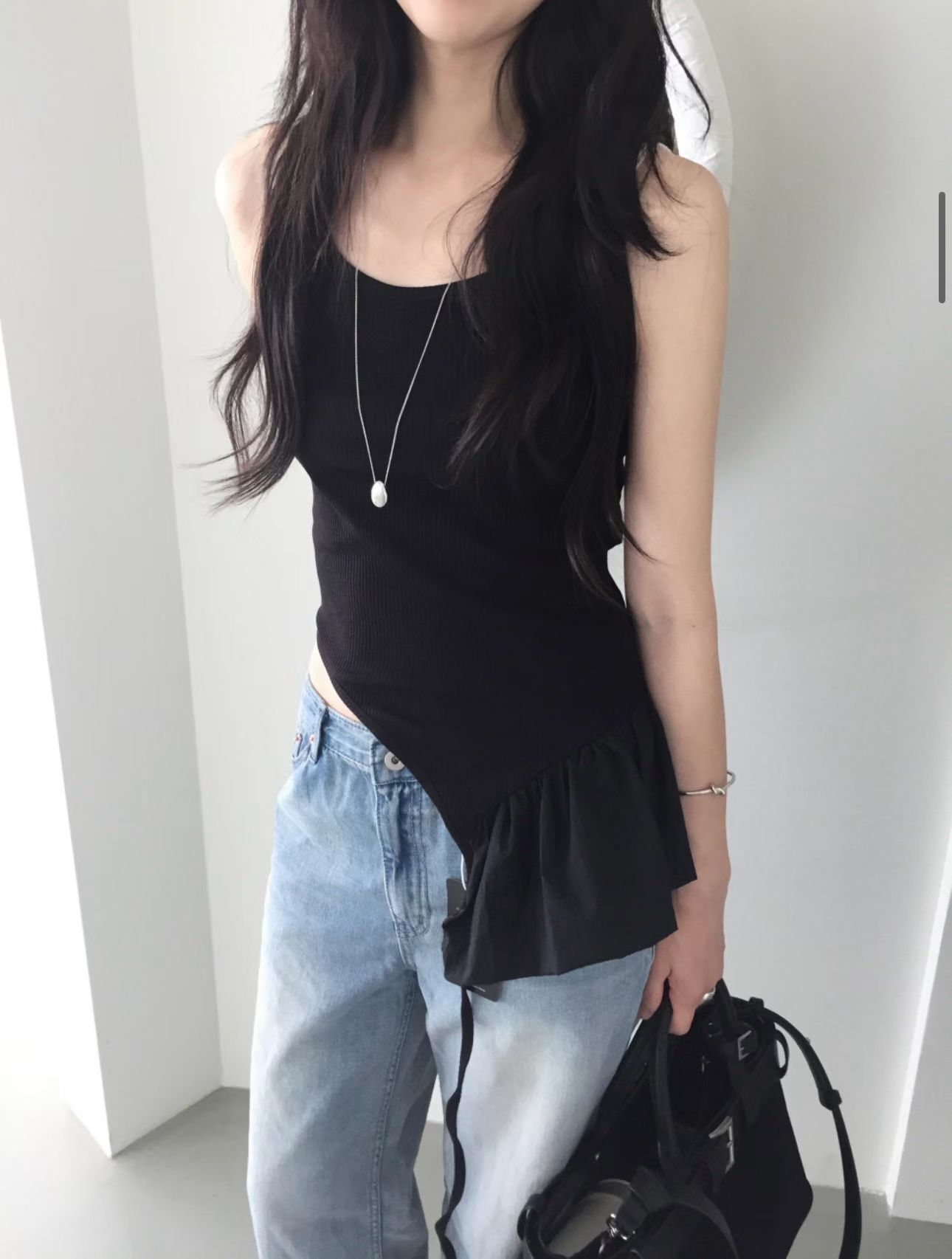 vlemma asymmetric-ruffle-hem-ribbed-tank 極簡設計感針織上衣襯衫 - 白