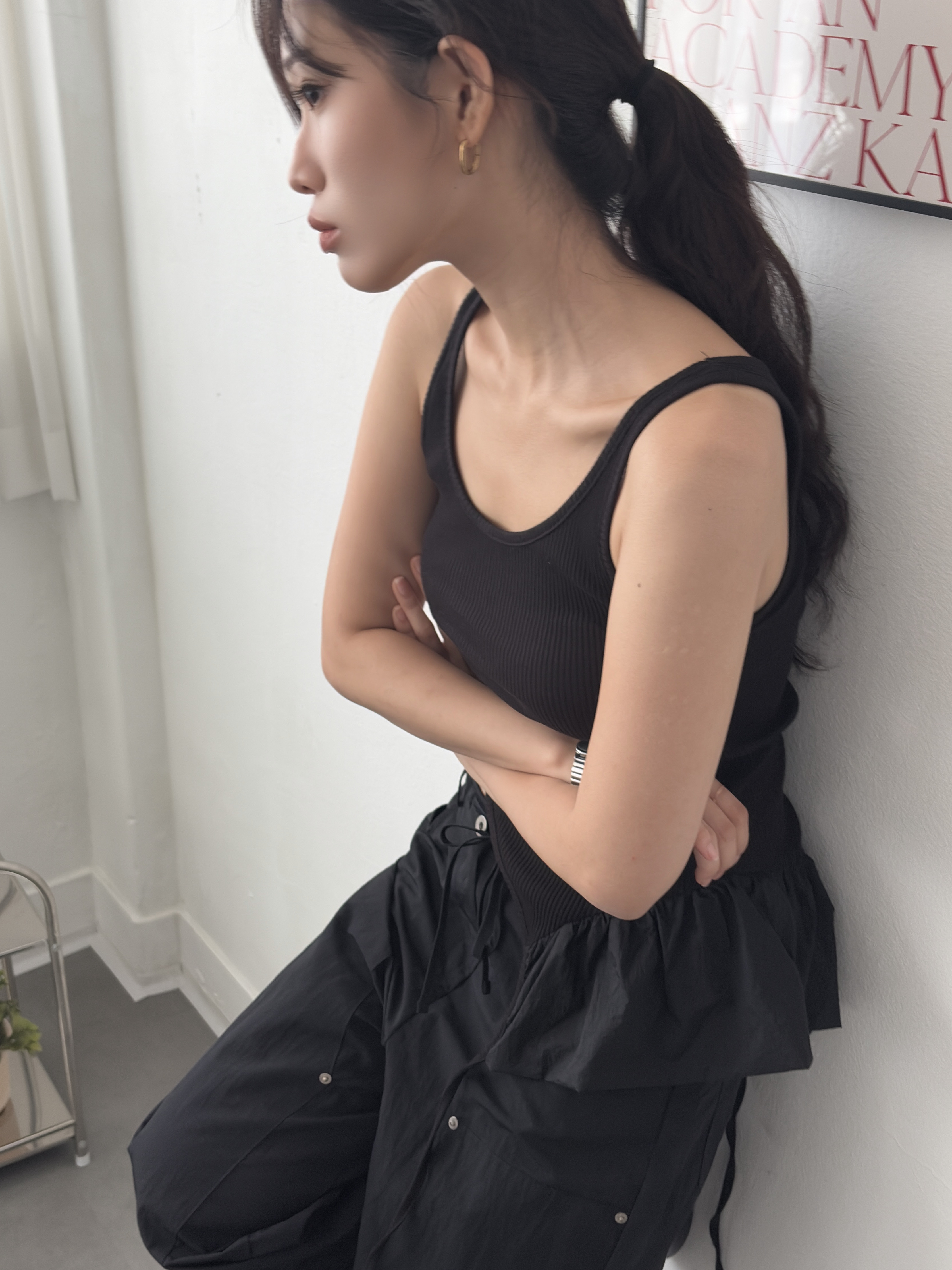 vlemma asymmetric-ruffle-hem-ribbed-tank 極簡設計感針織上衣襯衫 - 白