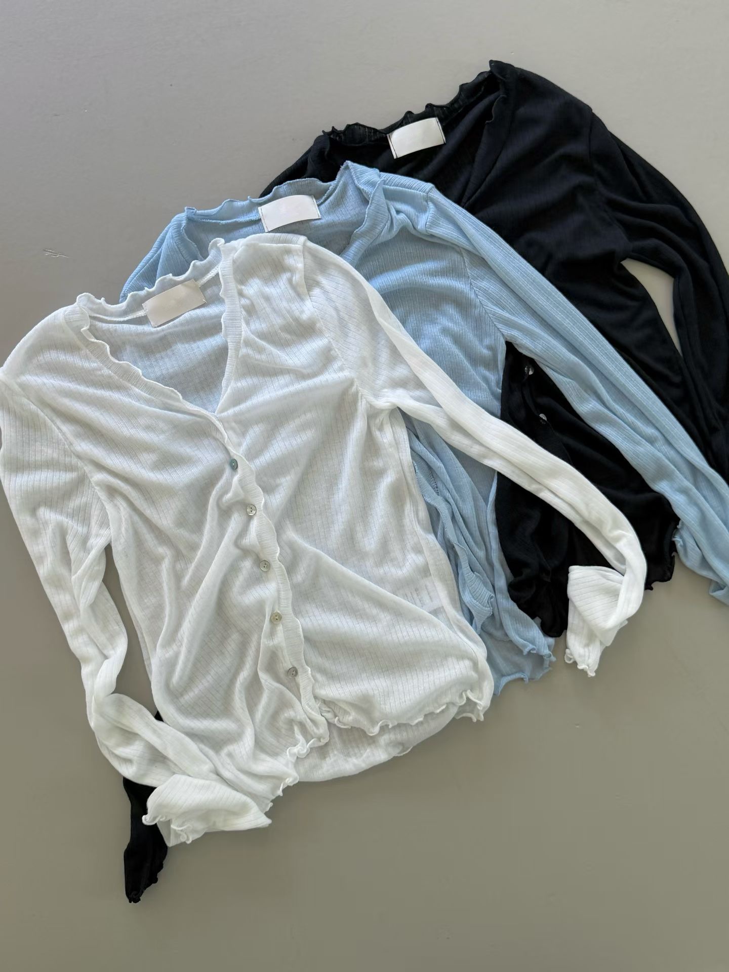 vlemma design-ruched-lettuce-trim-sheer-top 清冷風設計感大衣外套 - 白