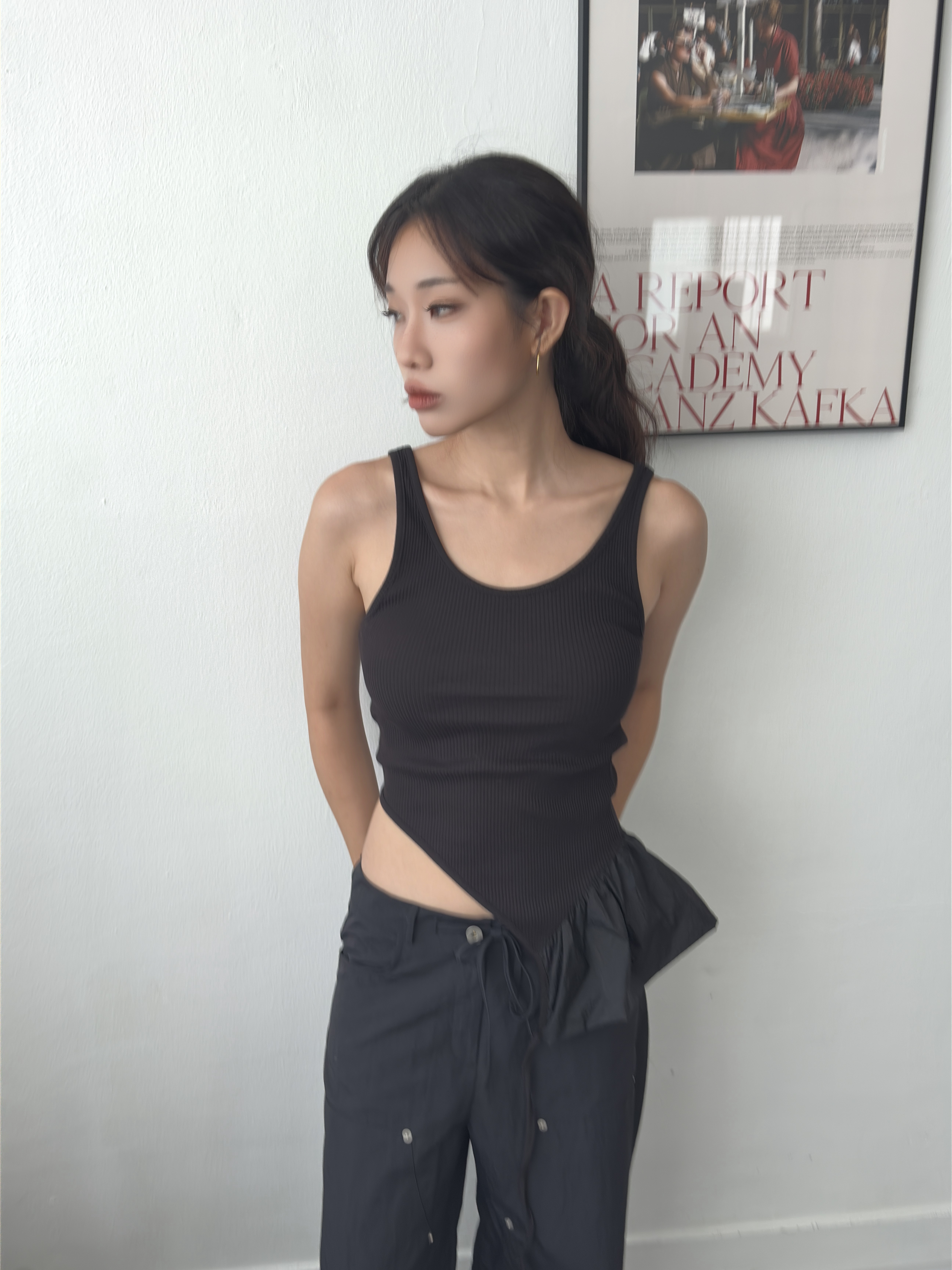 vlemma asymmetric-ruffle-hem-ribbed-tank 極簡設計感針織上衣襯衫 - 白