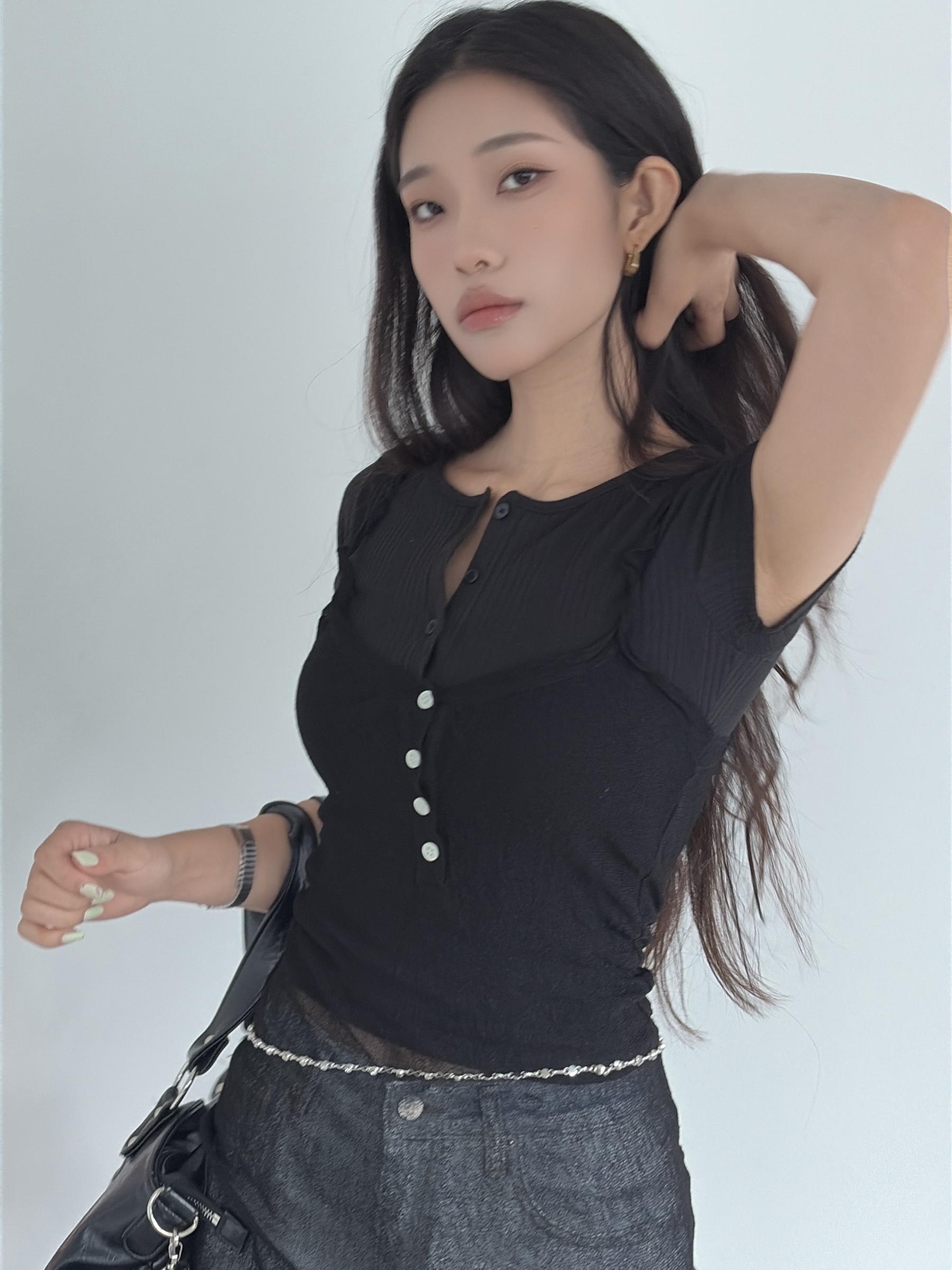 vlemma y2k-slim-fit-henley-crop-top 極簡設計感針織上衣襯衫 - 白