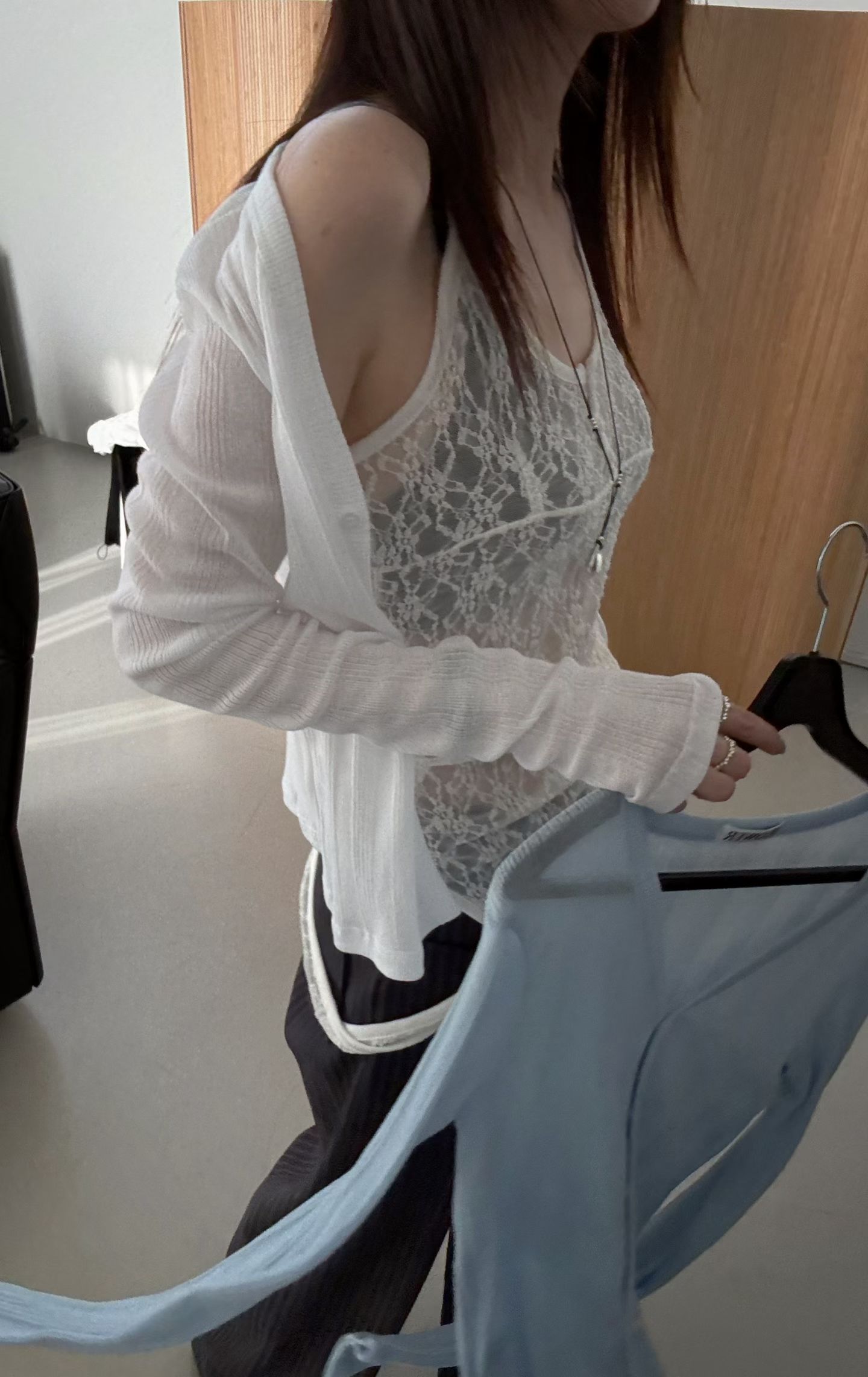 vlemma lace-halter-neck-asymmetric-backless-top 極簡設計感針織上衣襯衫 - 白