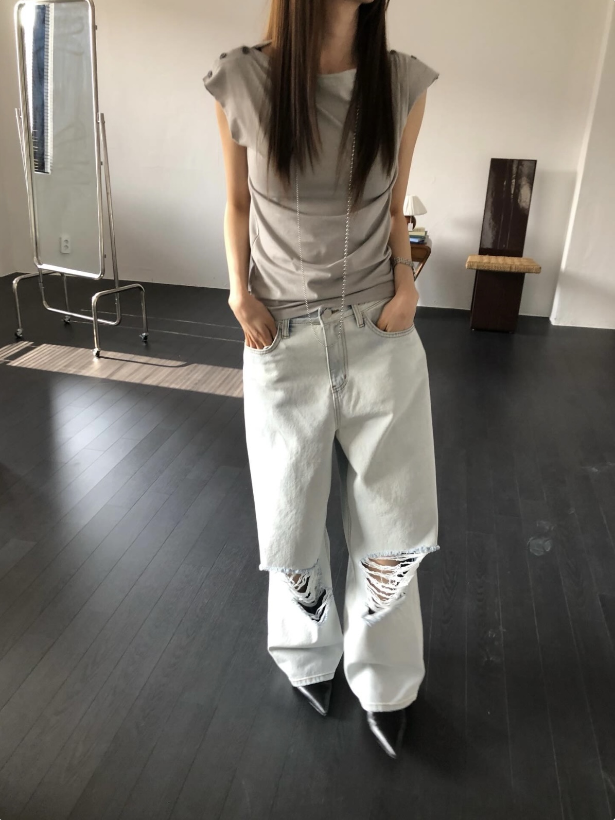 vlemma korean-draped-boat-neck-sleeveless-top 極簡設計感針織上衣襯衫 - 白