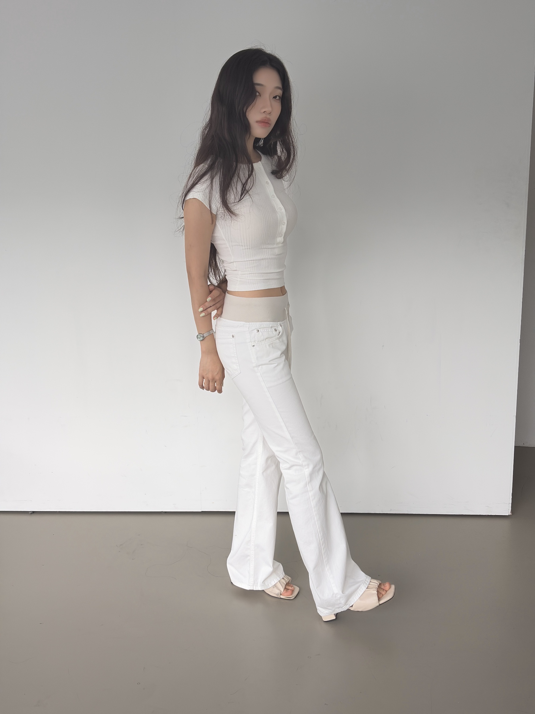 vlemma y2k-slim-fit-henley-crop-top 極簡設計感針織上衣襯衫 - 白