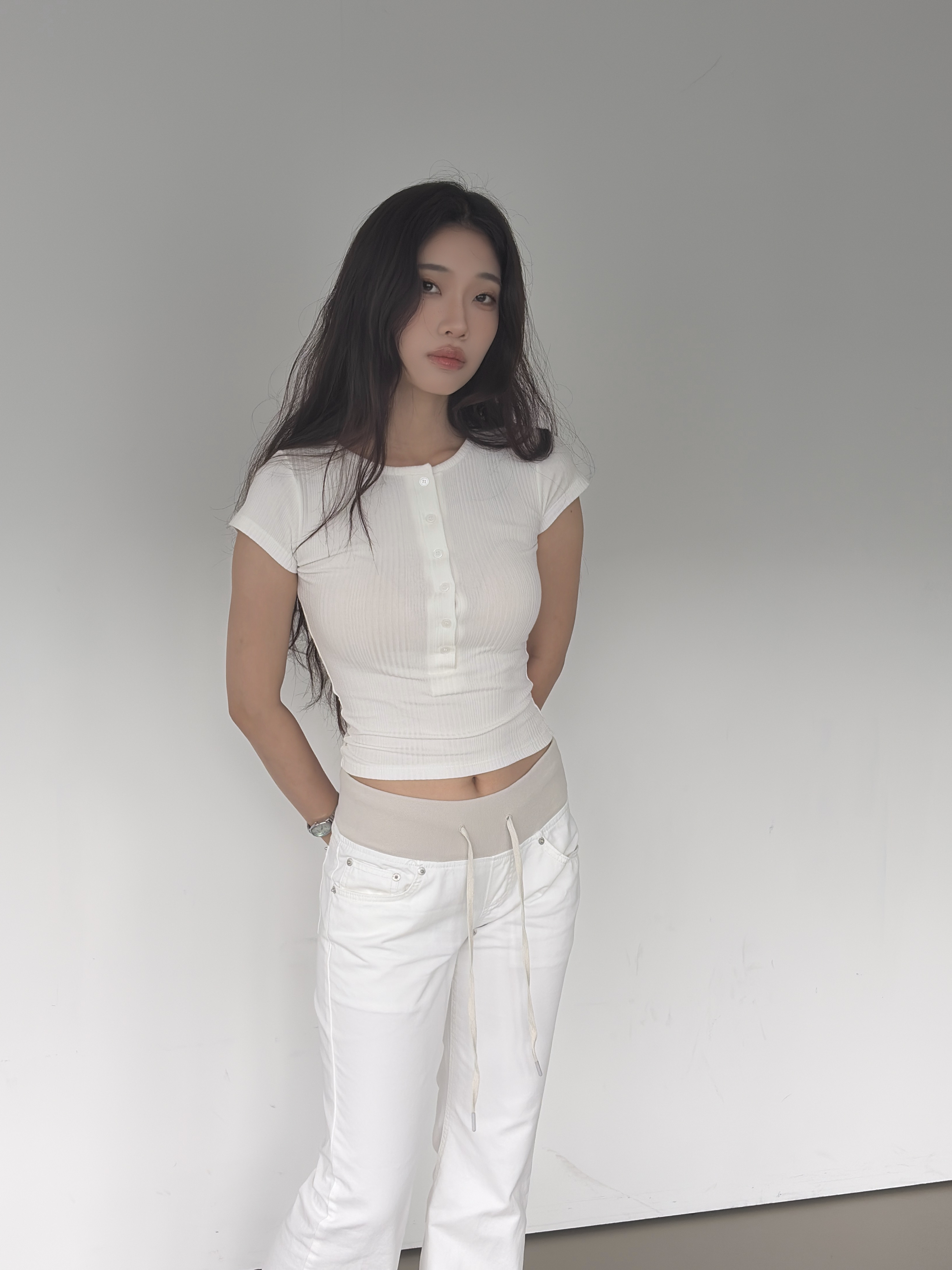 vlemma y2k-slim-fit-henley-crop-top 極簡設計感針織上衣襯衫 - 白