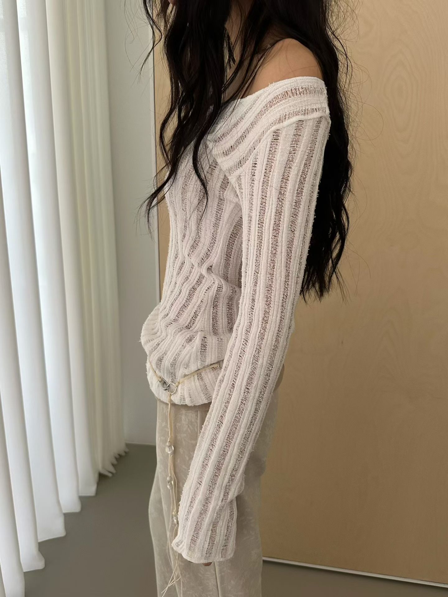 vlemma sheer-textured-off-shoulder-knit-top 極簡設計感針織上衣襯衫 - 白