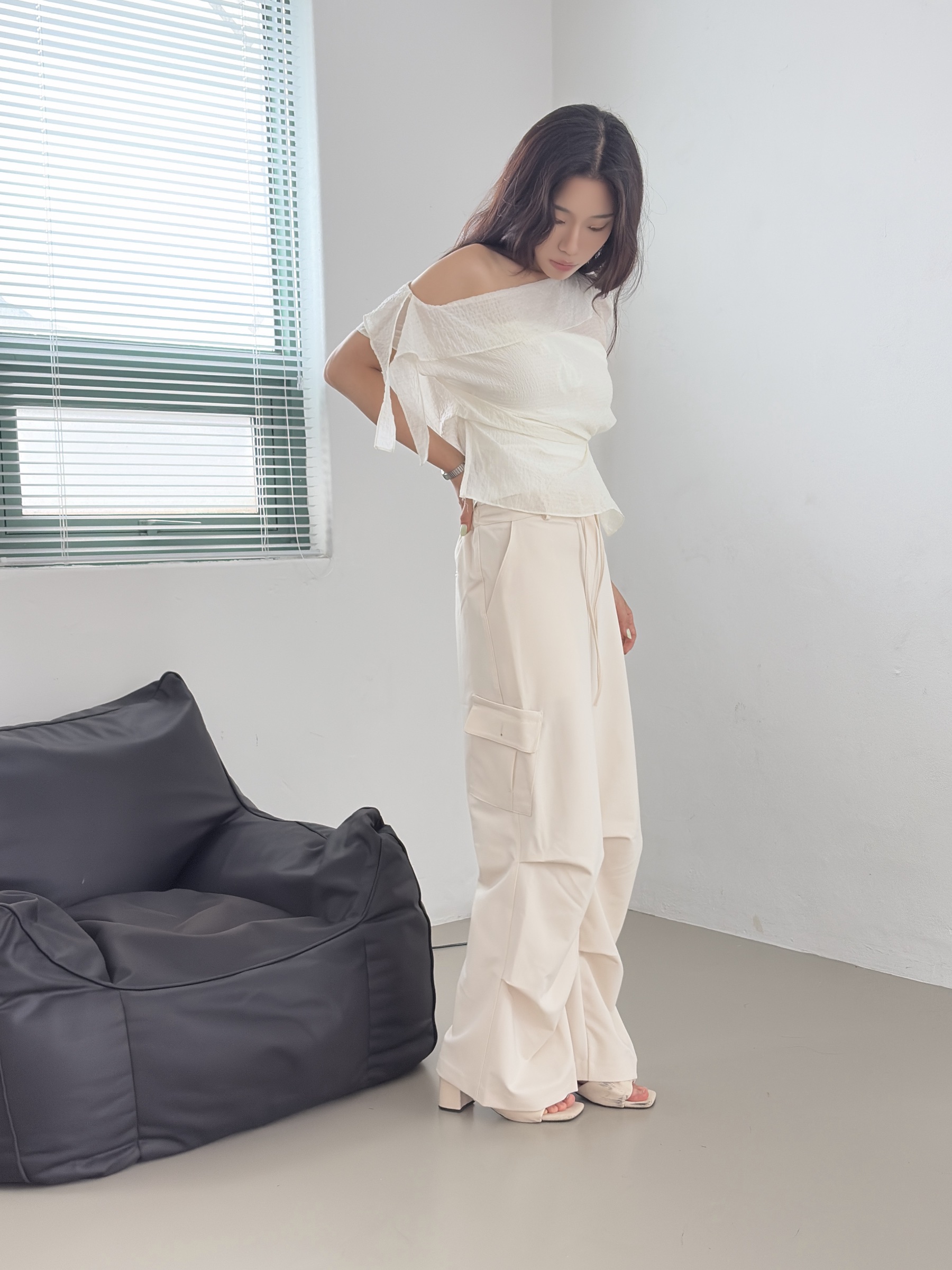 vlemma slouchy-drawstring-gorpcore-cargo-pants 小眾剪裁設計感褲裙長褲 - 奶油白