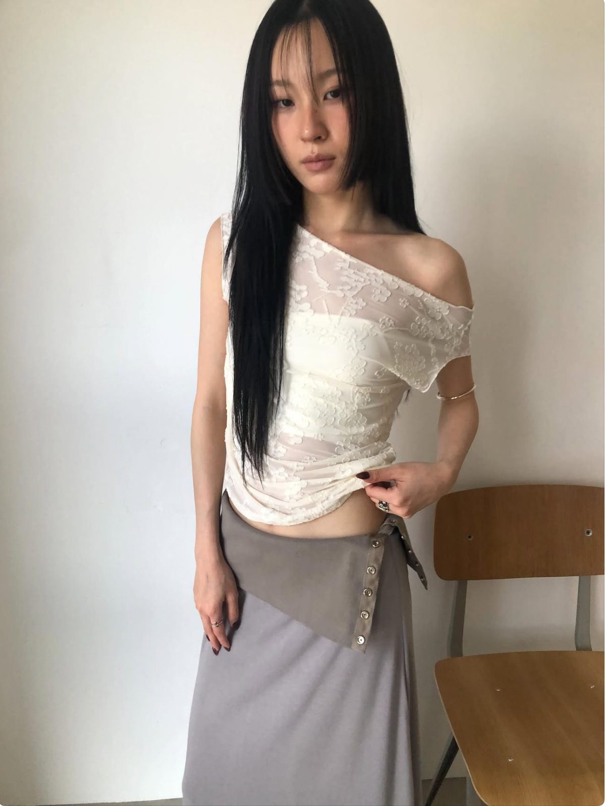vlemma korean-ruched-lace-drape-neck-top 極簡設計感針織上衣襯衫 - 棕