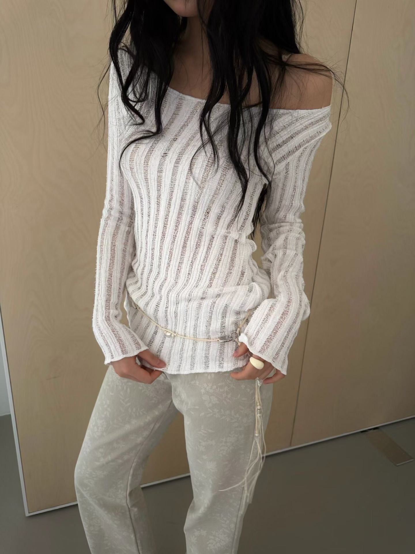 vlemma sheer-textured-off-shoulder-knit-top 極簡設計感針織上衣襯衫 - 白
