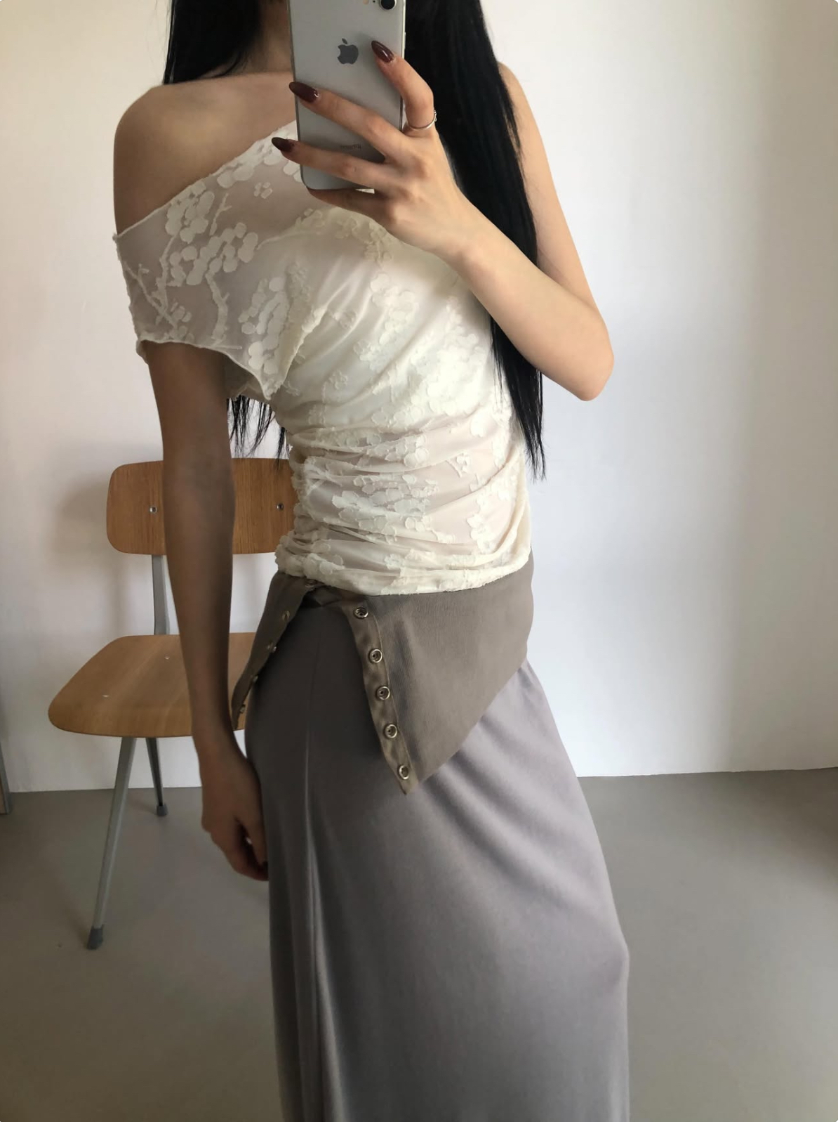 vlemma korean-ruched-lace-drape-neck-top 極簡設計感針織上衣襯衫 - 棕