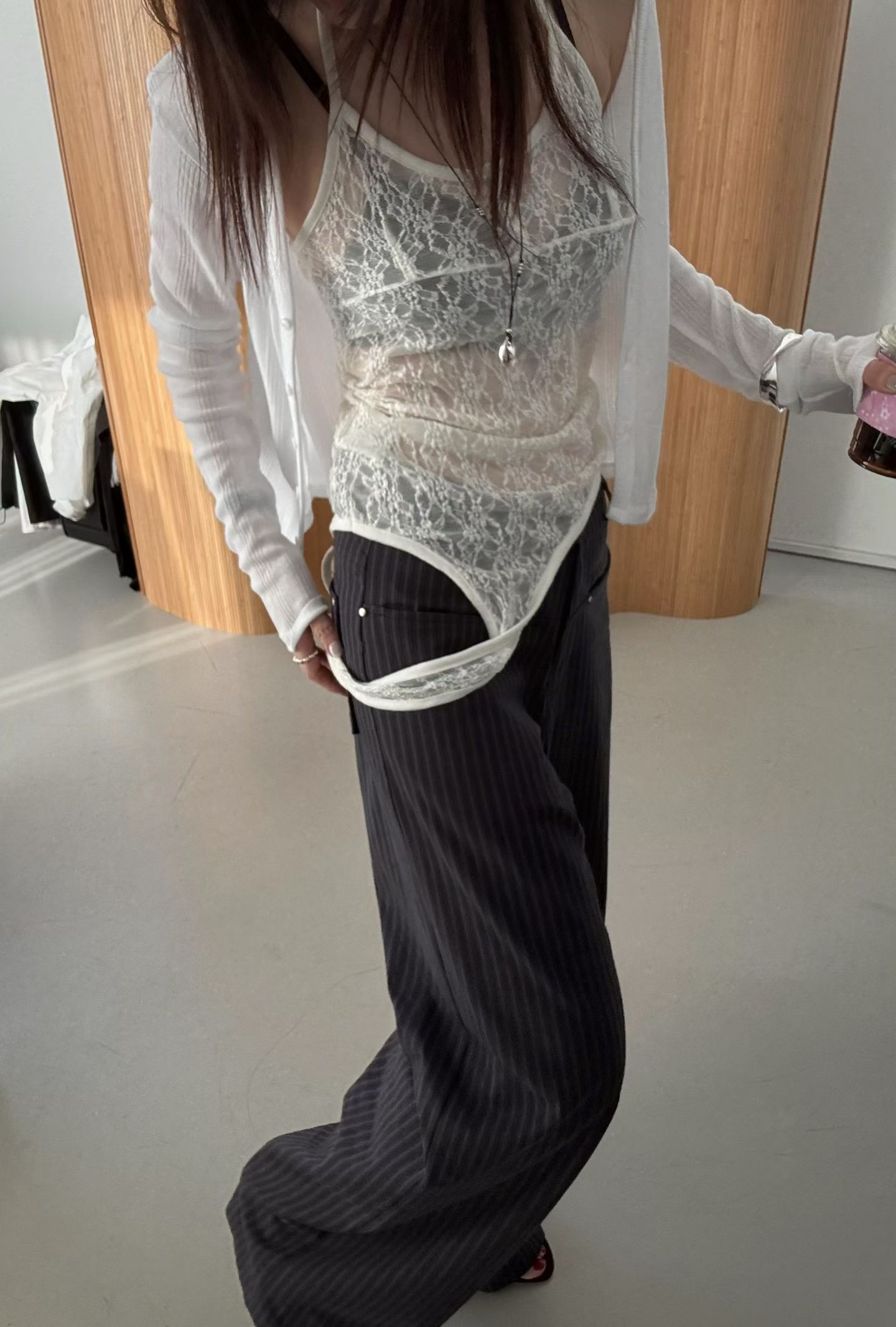 vlemma lace-halter-neck-asymmetric-backless-top 極簡設計感針織上衣襯衫 - 白