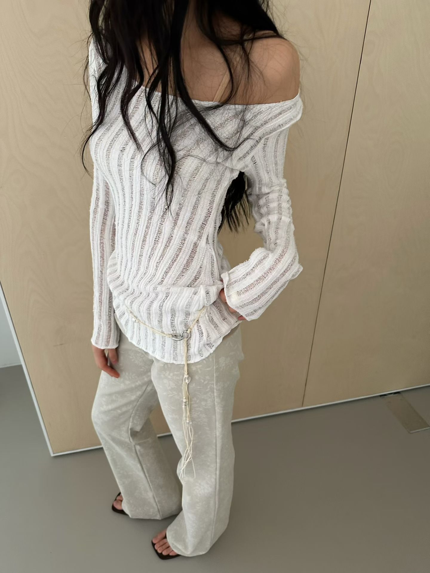 vlemma sheer-textured-off-shoulder-knit-top 極簡設計感針織上衣襯衫 - 白
