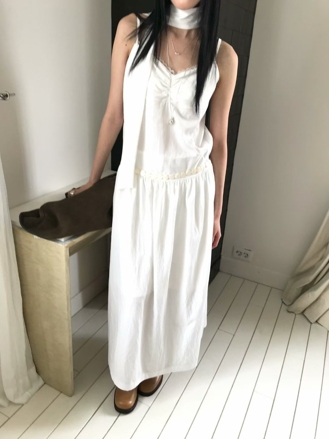 vlemma lace-trim-ruched-v-neck-maxi-dress 清冷風設計感洋裝連身裙 - 白