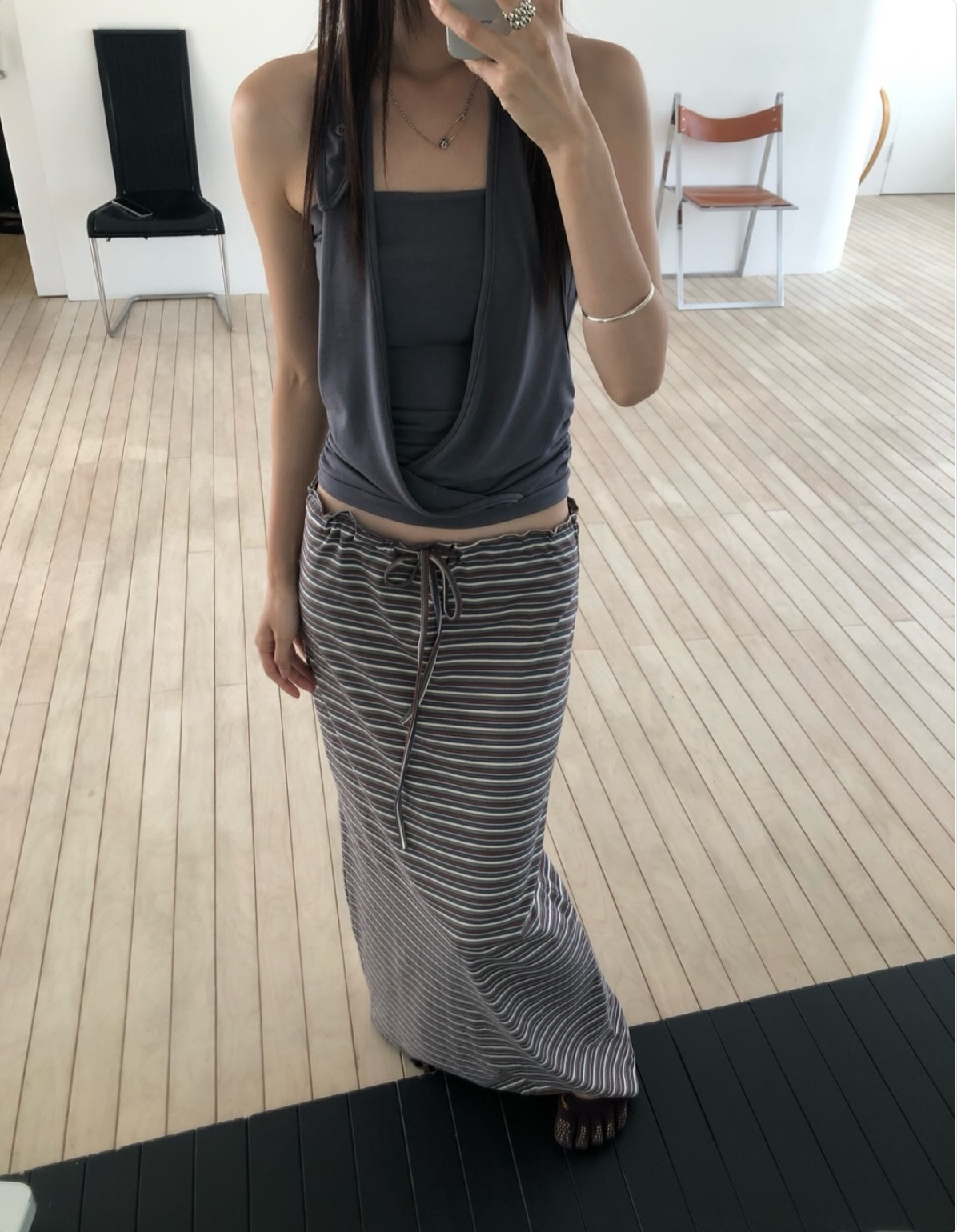 vlemma button-halter-cross-ruched-tube-top 極簡設計感針織上衣襯衫 - 碳灰