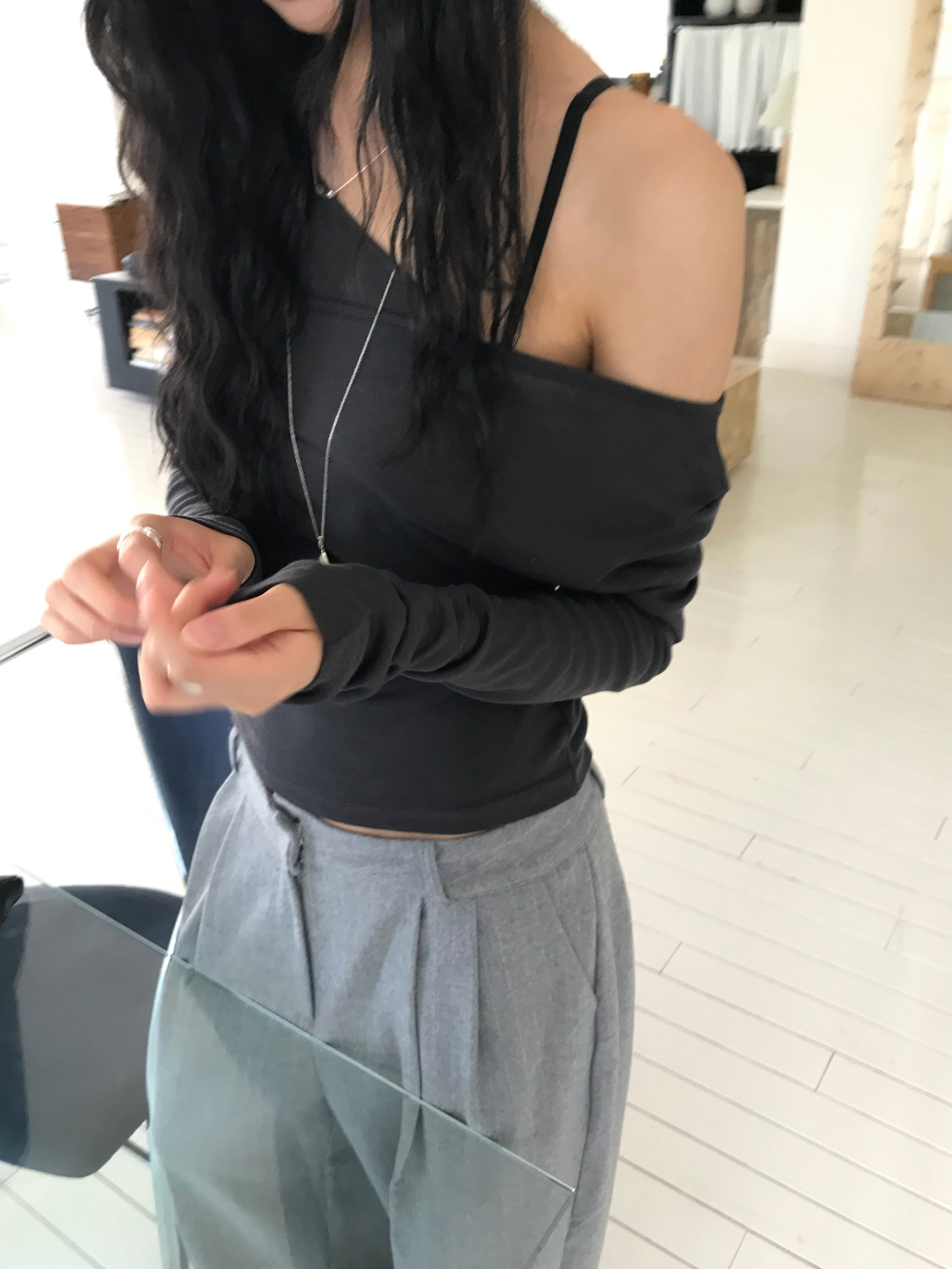 vlemma wool-blend-v-neck-drop-shoulder-top 極簡設計感針織上衣襯衫 - 深灰