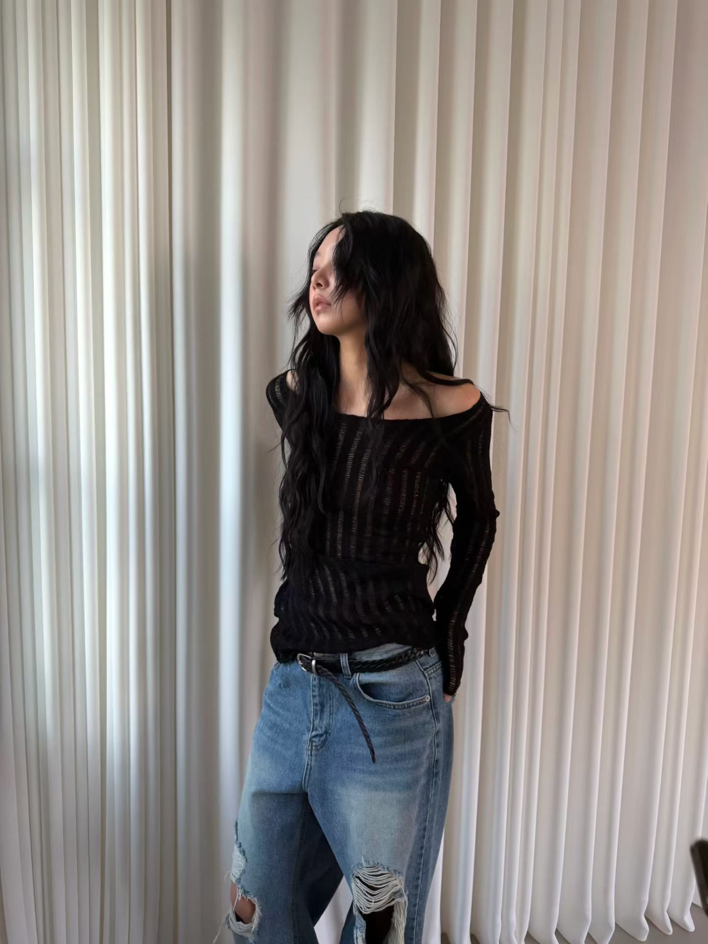 vlemma sheer-textured-off-shoulder-knit-top 極簡設計感針織上衣襯衫 - 白