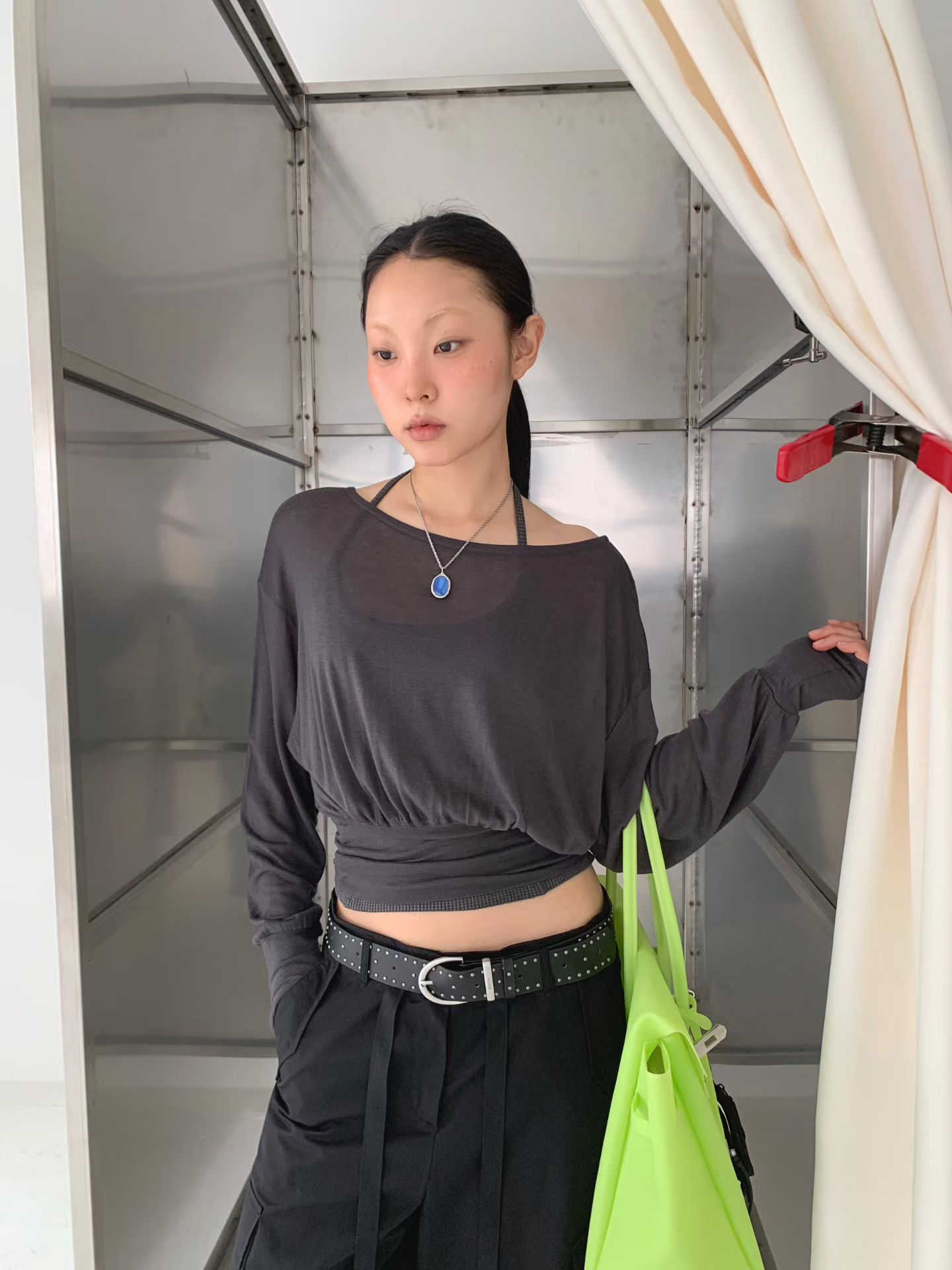 vlemma tencel-wool-backless-long-sleeve 極簡設計感針織上衣襯衫 - 白