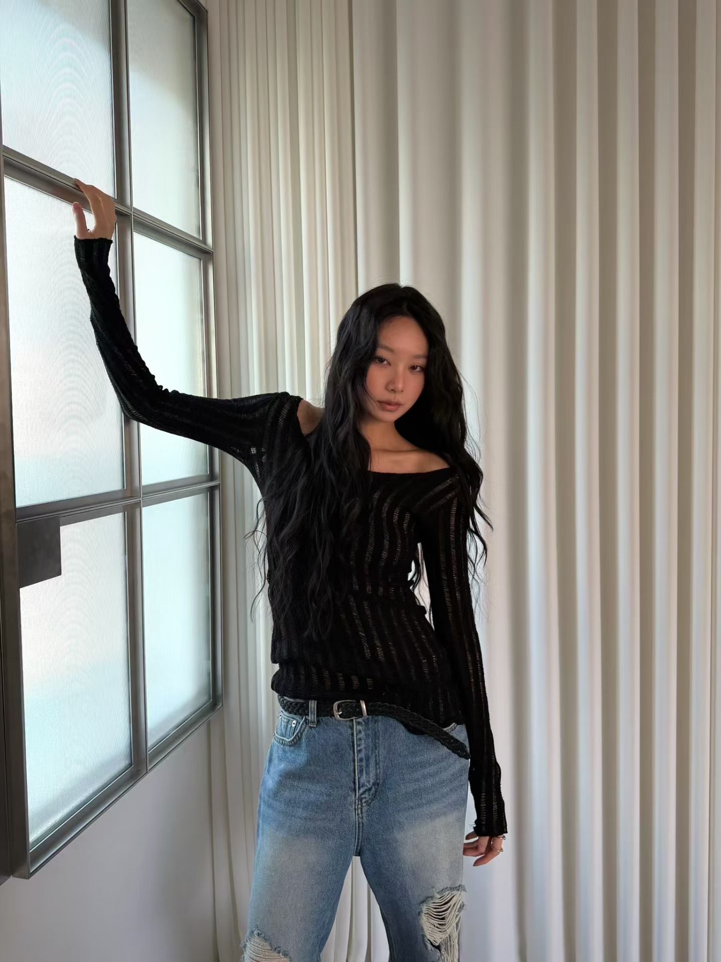 vlemma sheer-textured-off-shoulder-knit-top 極簡設計感針織上衣襯衫 - 白
