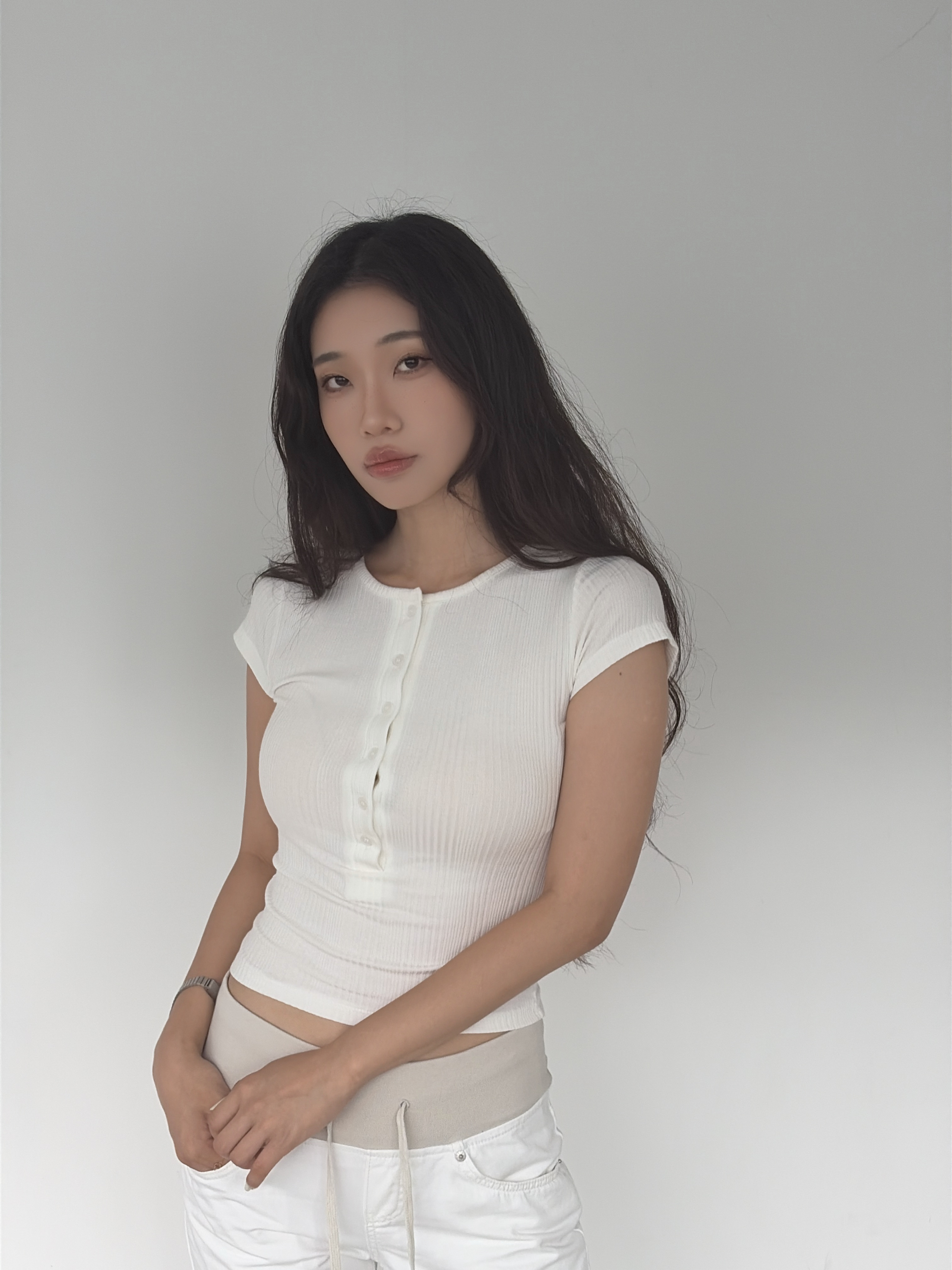 vlemma y2k-slim-fit-henley-crop-top 極簡設計感針織上衣襯衫 - 白